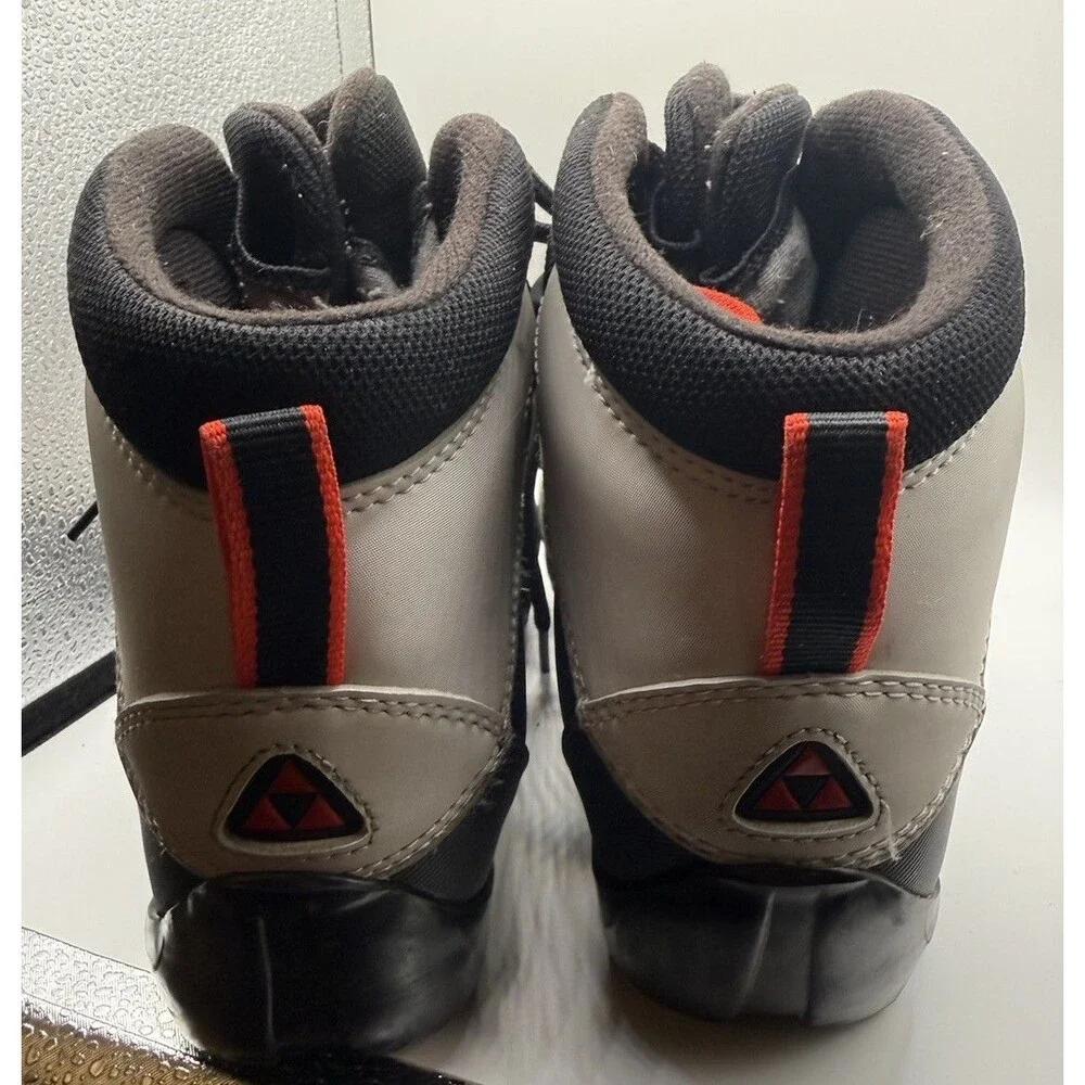 Fischer XC Sport cross-country ski boots in a grey, black Eu 42 Size 9
